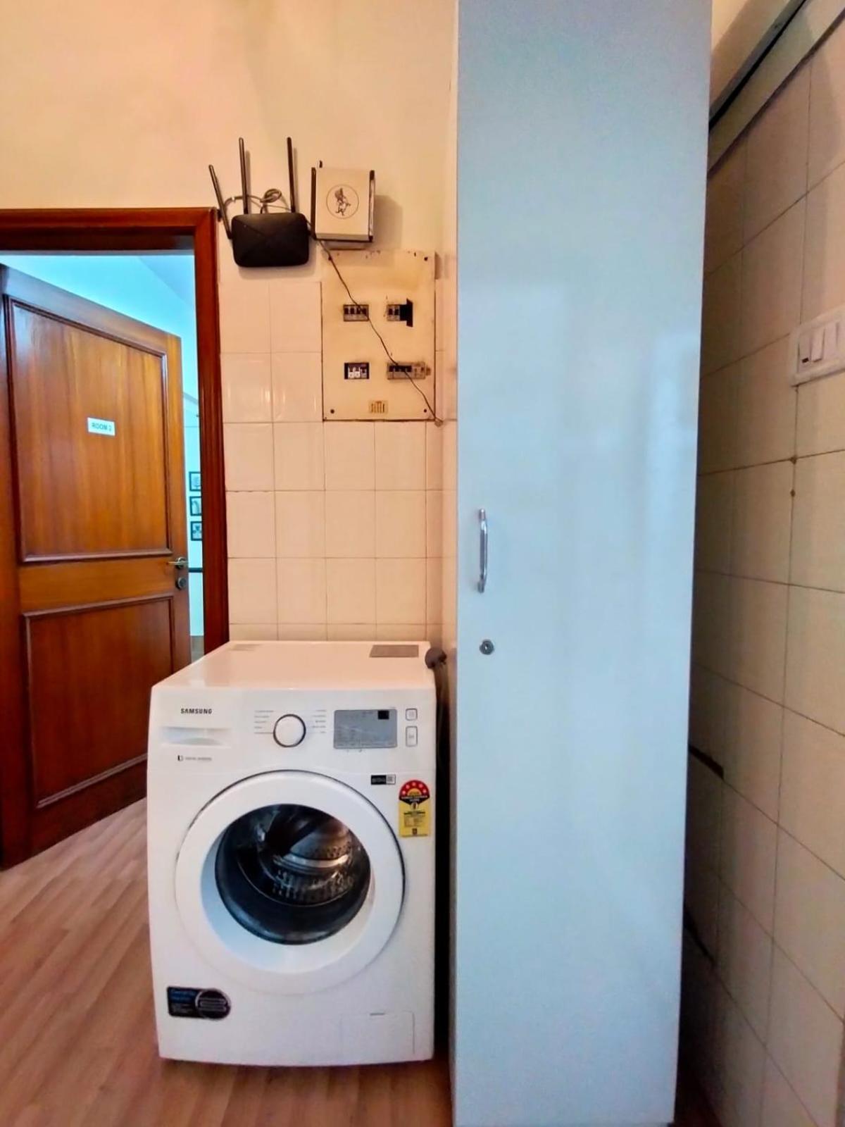 2 Bed 2 Bath Prime Bandra Sea Views 5 * Bombaj